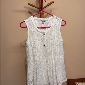 Dress Barn Lace-Textured White Sleeveless Lined Spring or Summer Top